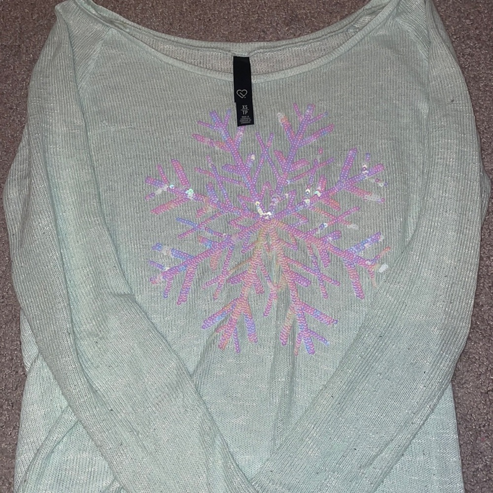 Long sleeve snowflake shirt